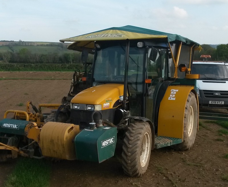 2004 Kesmac 2100 with only 1034 hours Turf machinery for sale