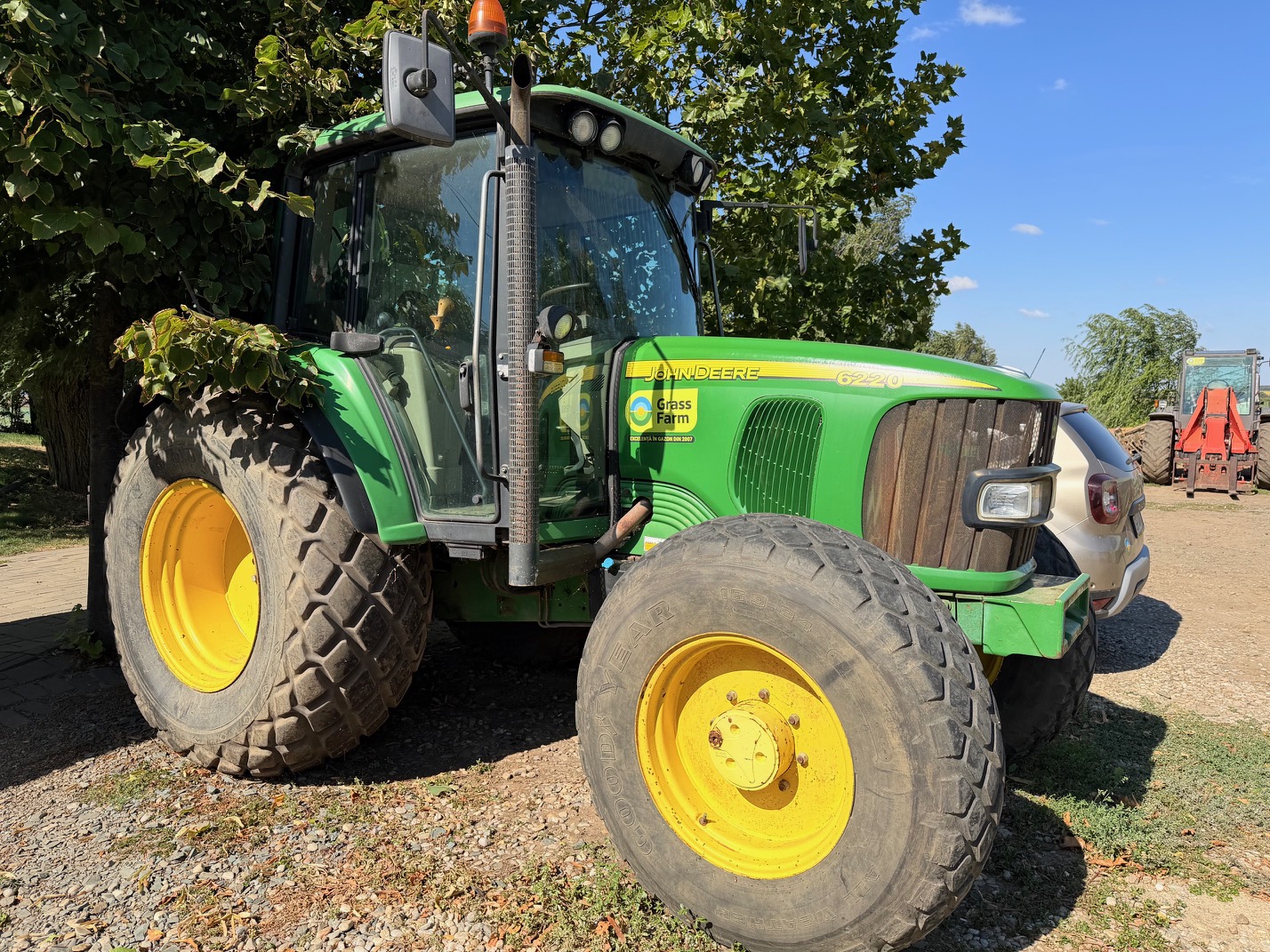 John Deere 6220  for sale