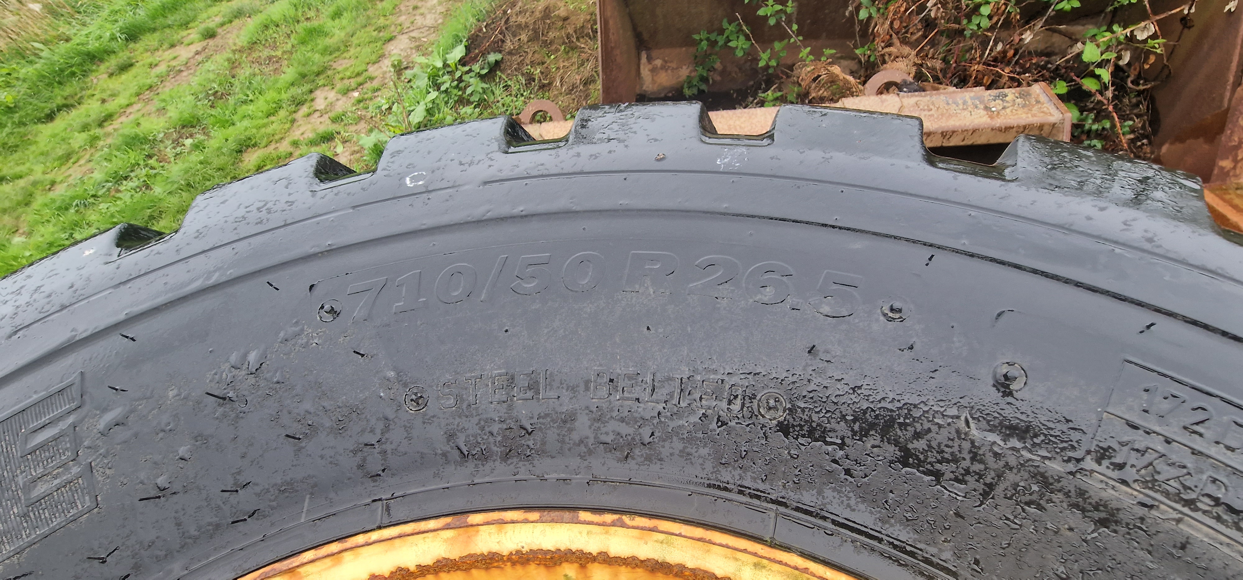 2 Alliance turf tyres + 4 JD wheels for sale