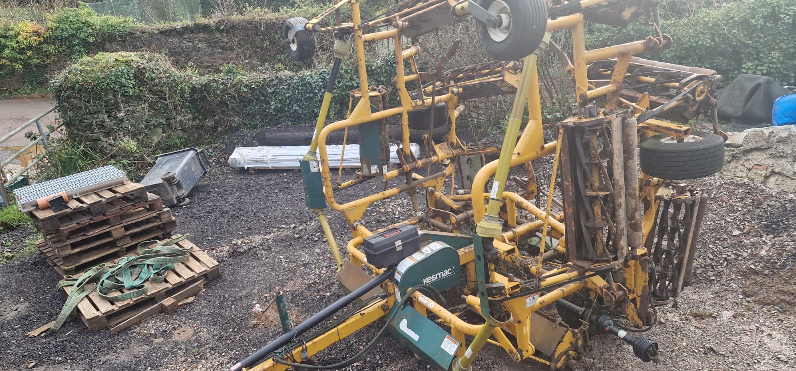 Kesmac 11 gang mower. for sale